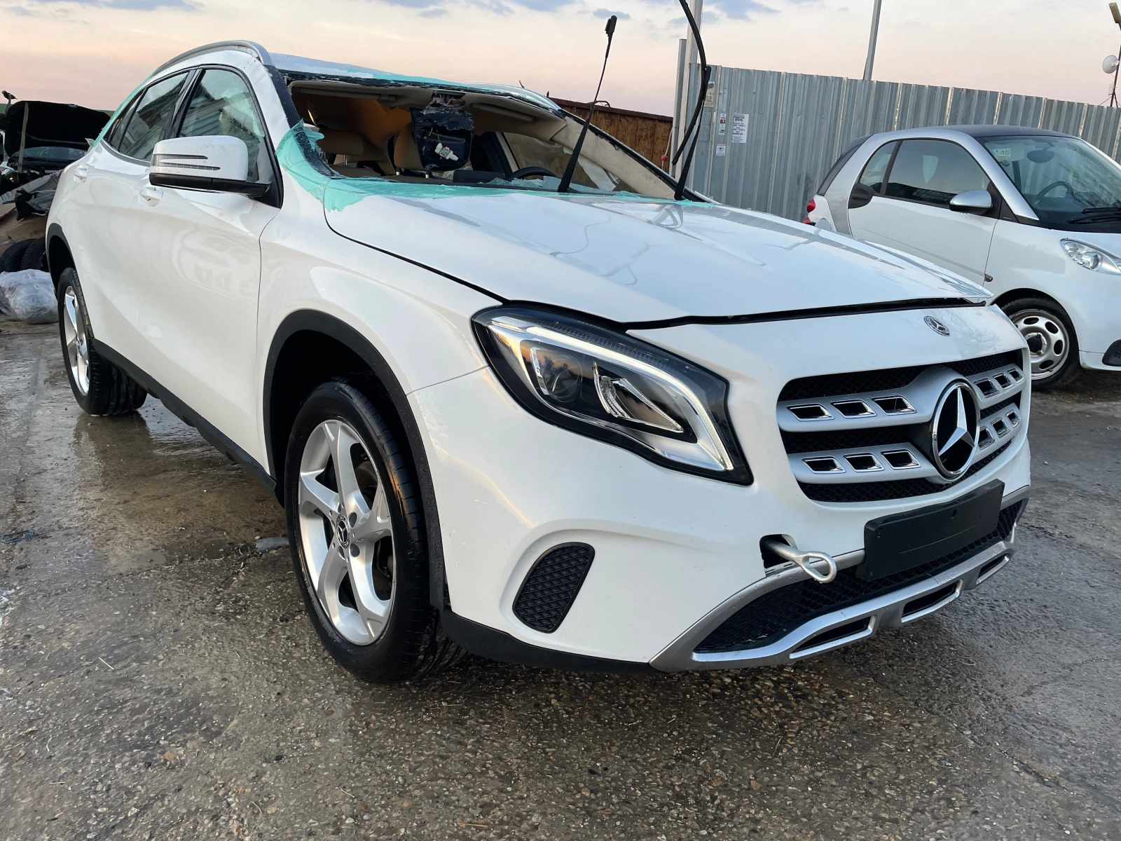 Mercedes-Benz GLA 180 GLA 180, снимка 1
