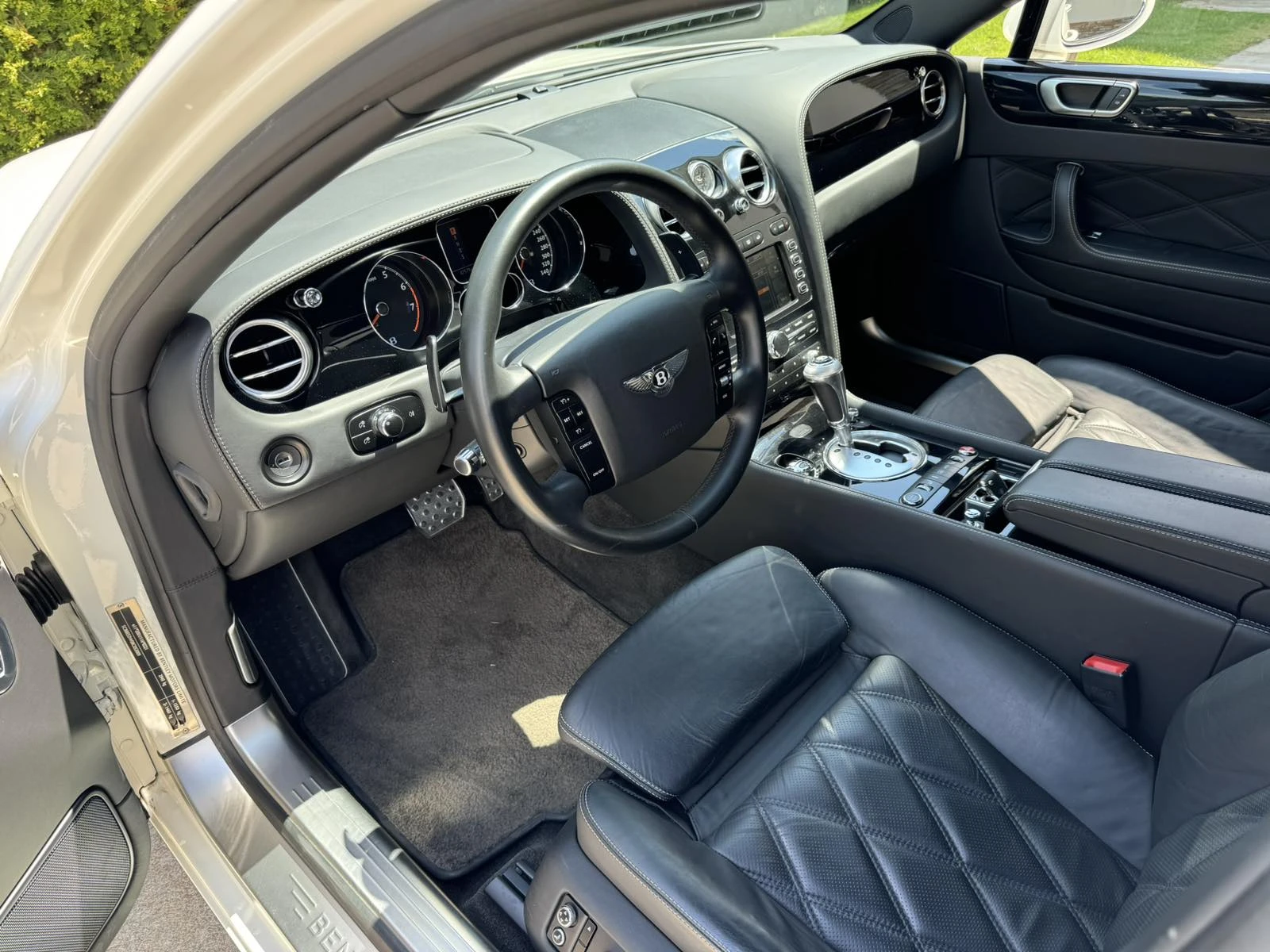 Bentley Flying Spur 6.0 W12 | Mobile.bg   11