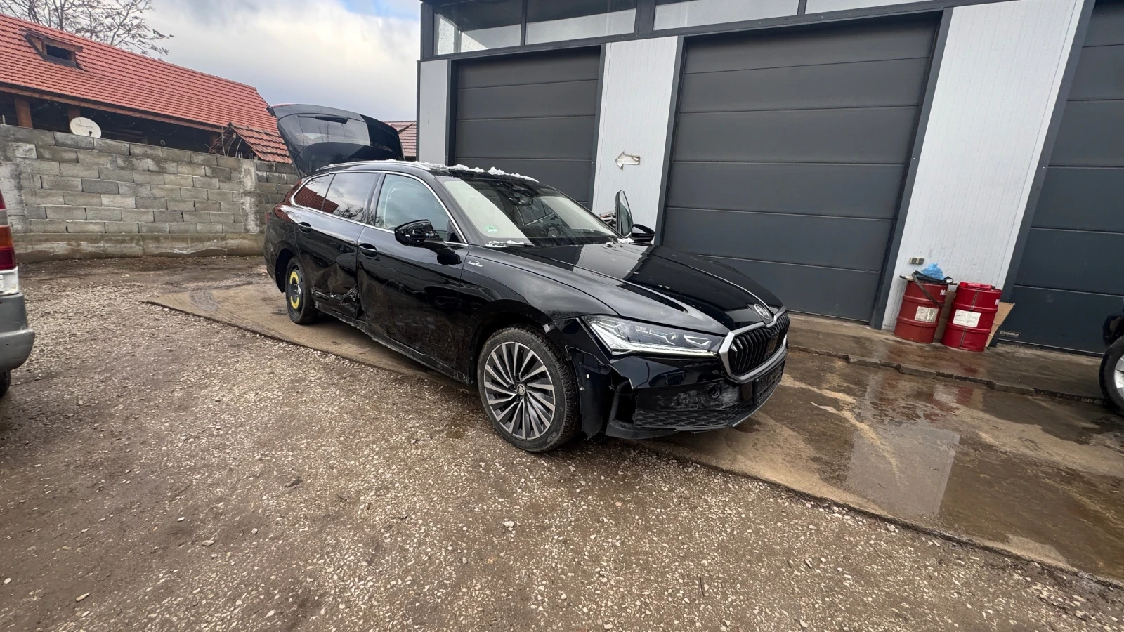 Skoda Superb 2024 Skoda Superb Combi 1.5 TSI mHEV 110kW L&K - изображение 2