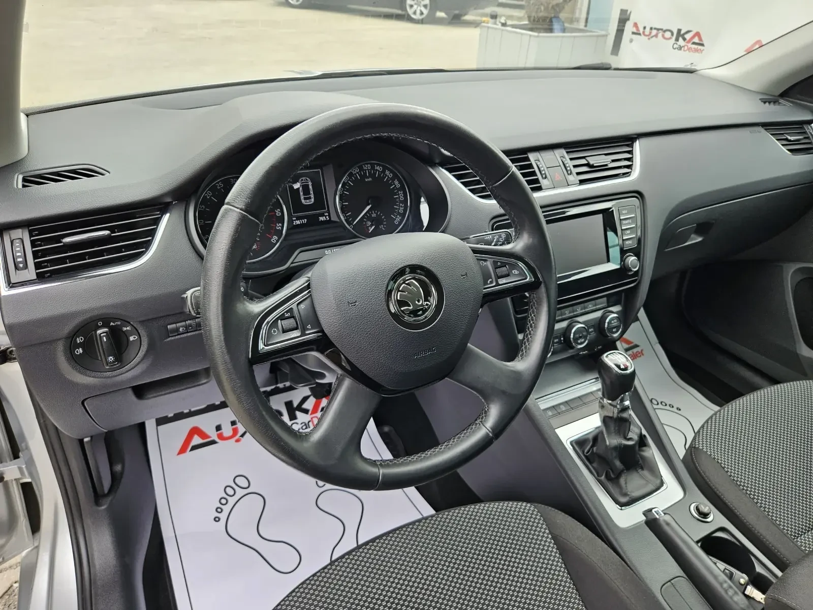 Skoda Octavia 1.6TDI-105кс= 6СКОРОСТИ= 4Х4= НАВИ - изображение 8