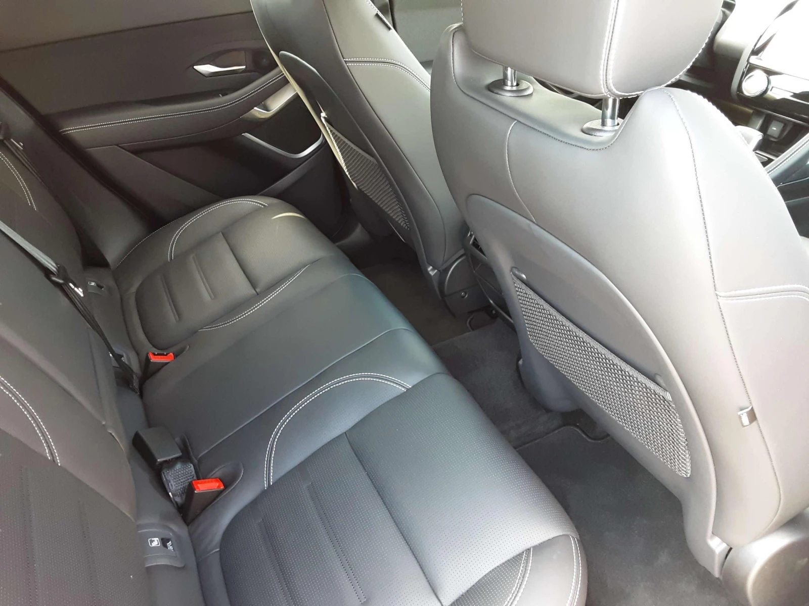 Jaguar E-pace 2.0 - изображение 9