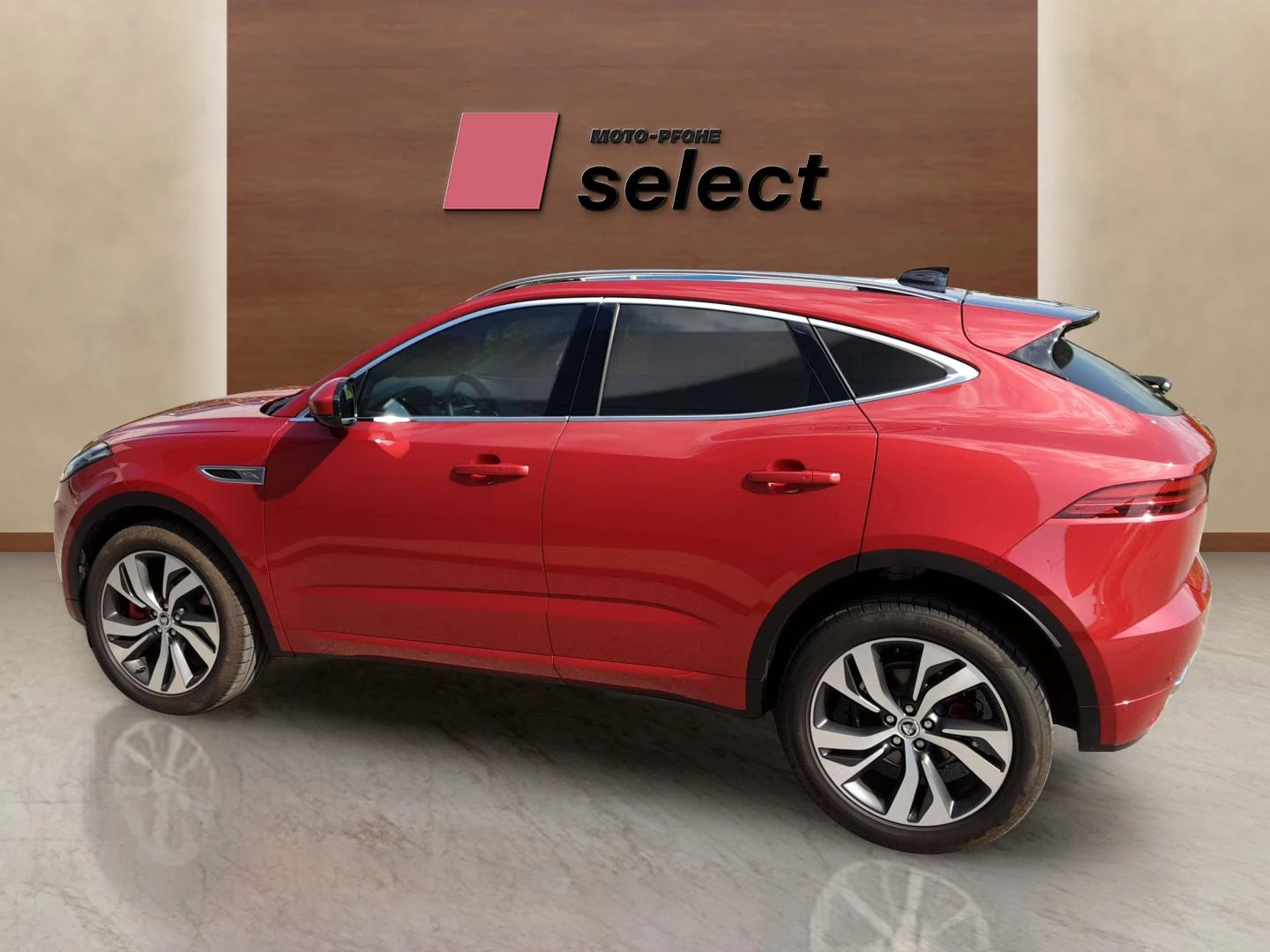 Jaguar E-pace 2.0 - изображение 8