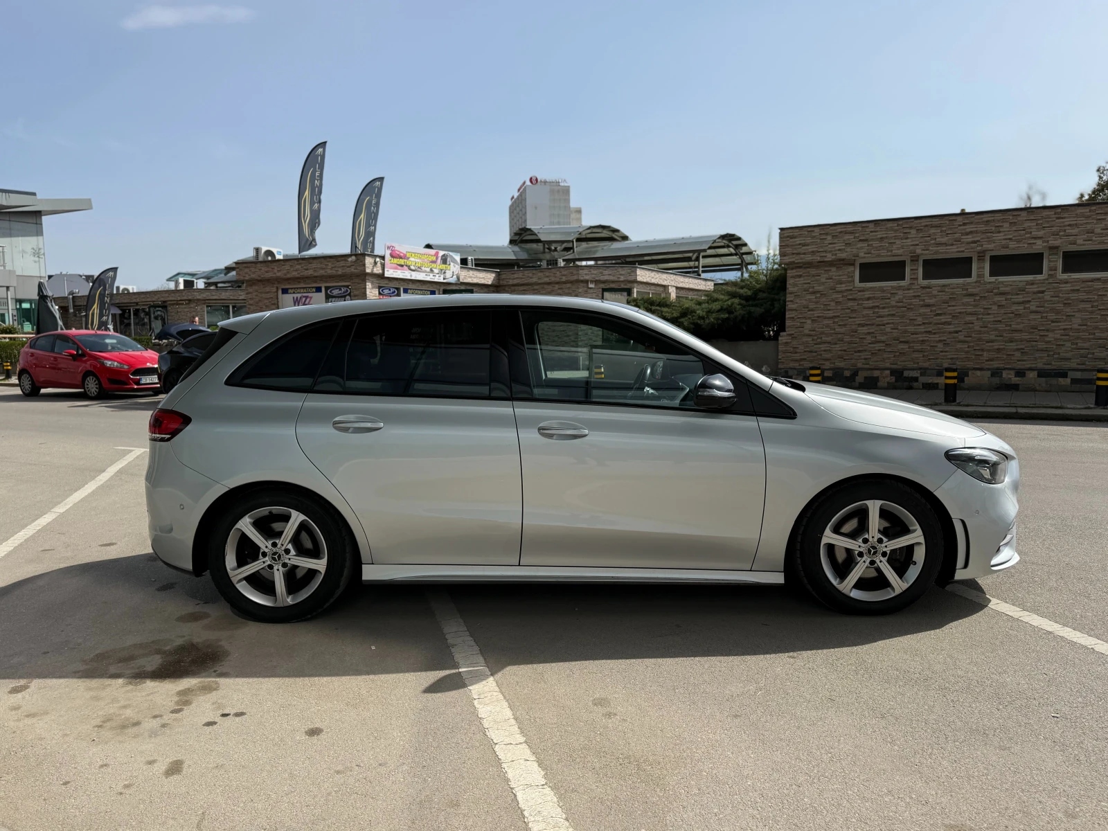 Mercedes-Benz B 200 6 МЕСЕЦА ГАРАНЦИЯ/163к.с. AMG Line/Ambient, снимка 5 - Автомобили и джипове - 53747115