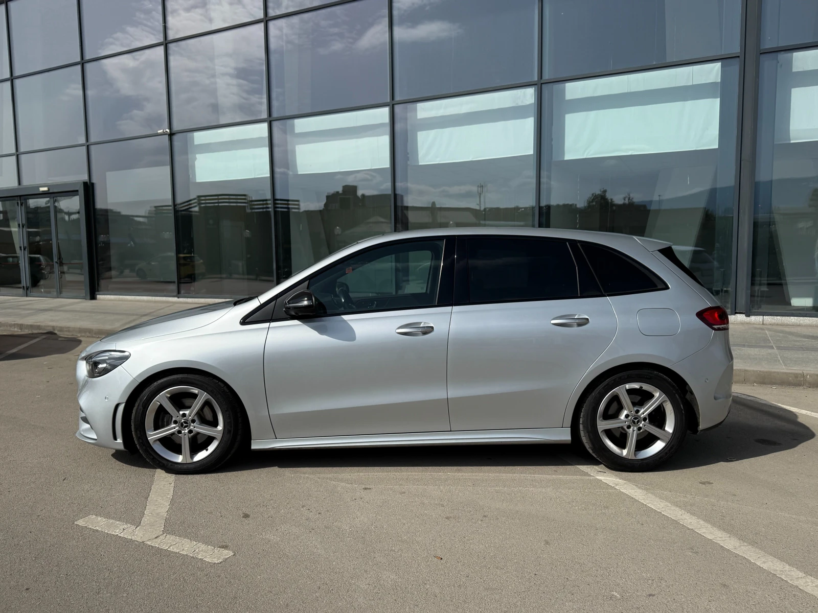 Mercedes-Benz B 200 6 МЕСЕЦА ГАРАНЦИЯ/163к.с. AMG Line/Ambient, снимка 2 - Автомобили и джипове - 53747115