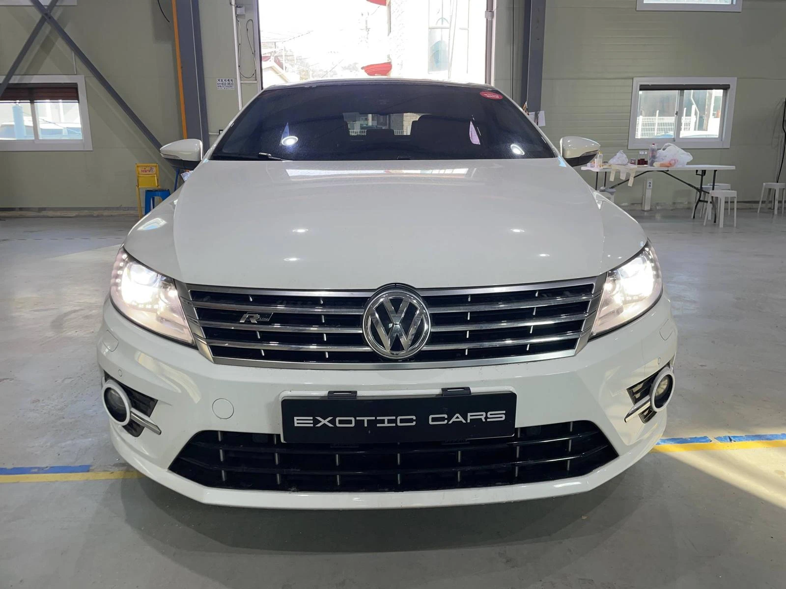 VW CC 2.0TDI BlueMotion ! R Line ! Facelift !, снимка 2 - Автомобили и джипове - 54133935