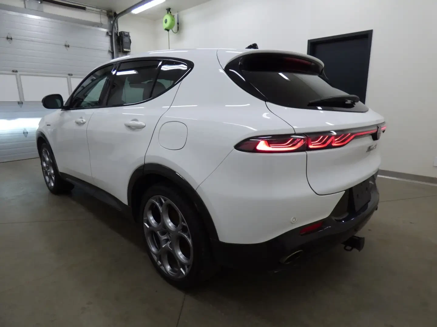 Alfa Romeo Tonale distronic* pano* подгрев* carplay* hybrid* ЛИЗИНГ, снимка 4 - Автомобили и джипове - 55844065
