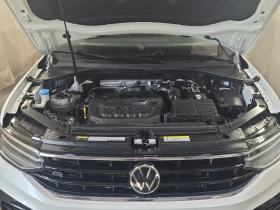 VW Tiguan R-LINE BLACK EDITION| PANO| CARFAX| | , снимка 9