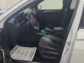 VW Tiguan R-LINE BLACK EDITION| PANO| CARFAX| | , снимка 11