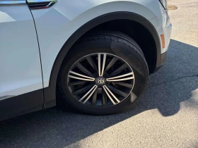 VW Tiguan Highline/CARFAX/Подгрев/Панорама/Памет/+ Гуми, снимка 6