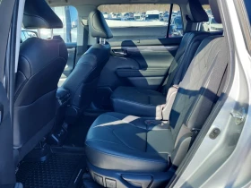 Toyota Highlander HYBRID LIMITED | ЧЕРЕН САЛОН | БЕЗ ИНЦИДЕНТИ | , снимка 10 - Автомобили и джипове - 53655860