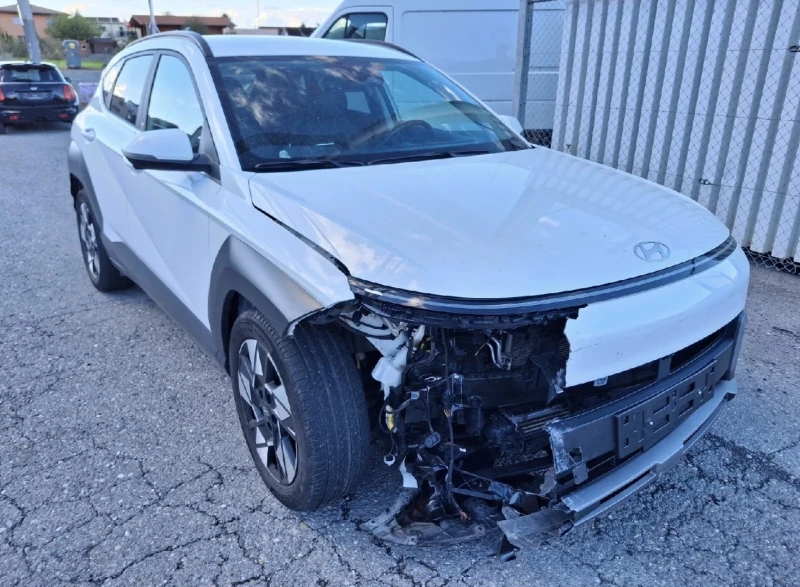 Hyundai Kona 1.6 T-GDi Amplia 4WD DCT, снимка 3 - Автомобили и джипове - 53163408