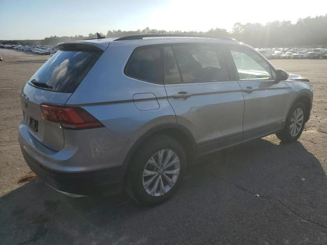 VW Tiguan 2.0L 4 Front-wheel Drive, снимка 7 - Автомобили и джипове - 52935012