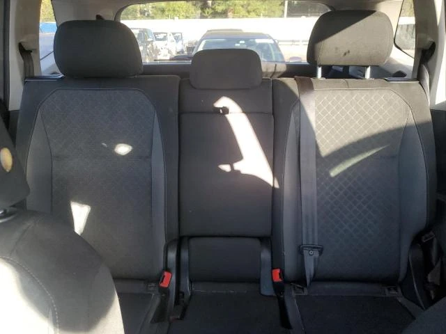 VW Tiguan 2.0L 4 Front-wheel Drive, снимка 14 - Автомобили и джипове - 52935012