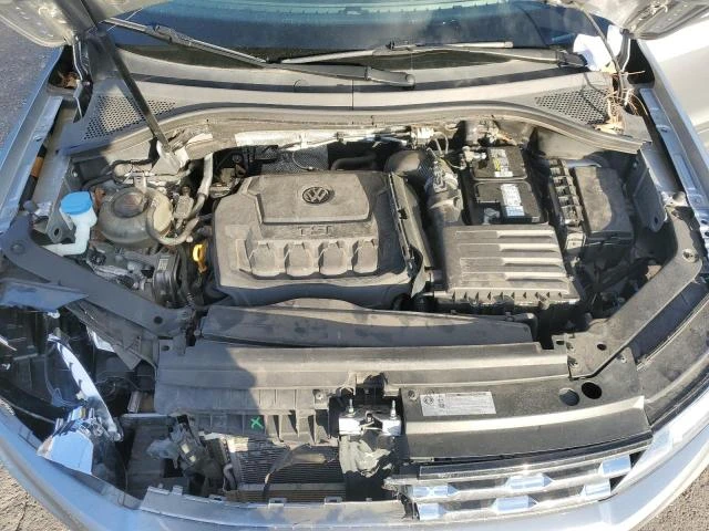 VW Tiguan 2.0L 4 Front-wheel Drive, снимка 5 - Автомобили и джипове - 52935012