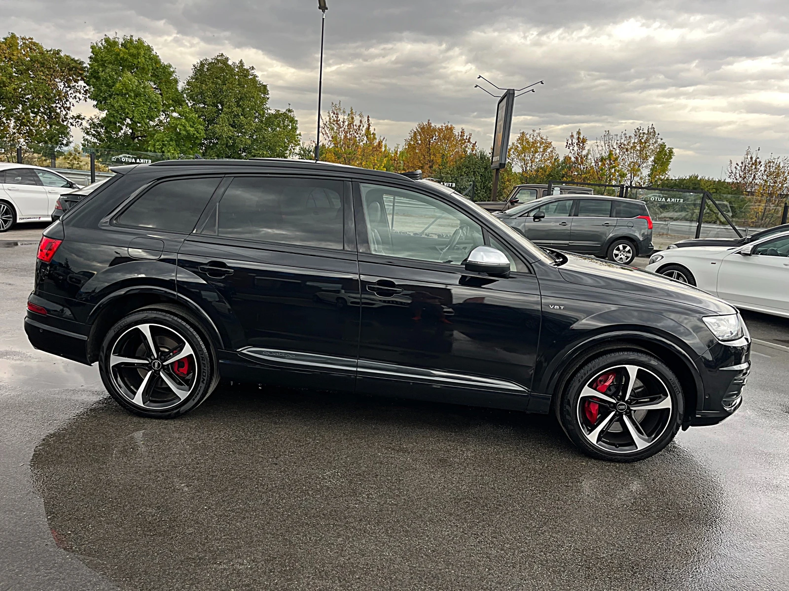 Audi SQ7 BLACK EDITION-MATRIX-DISTRONIK-7МЕСТА-HEAD UP-FULL - изображение 2