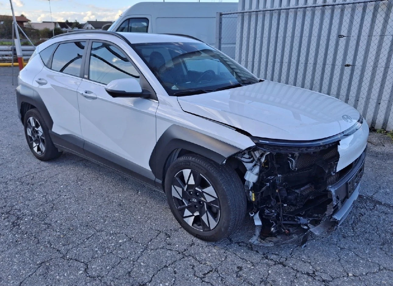 Hyundai Kona 1.6 T-GDi Amplia 4WD DCT - изображение 2