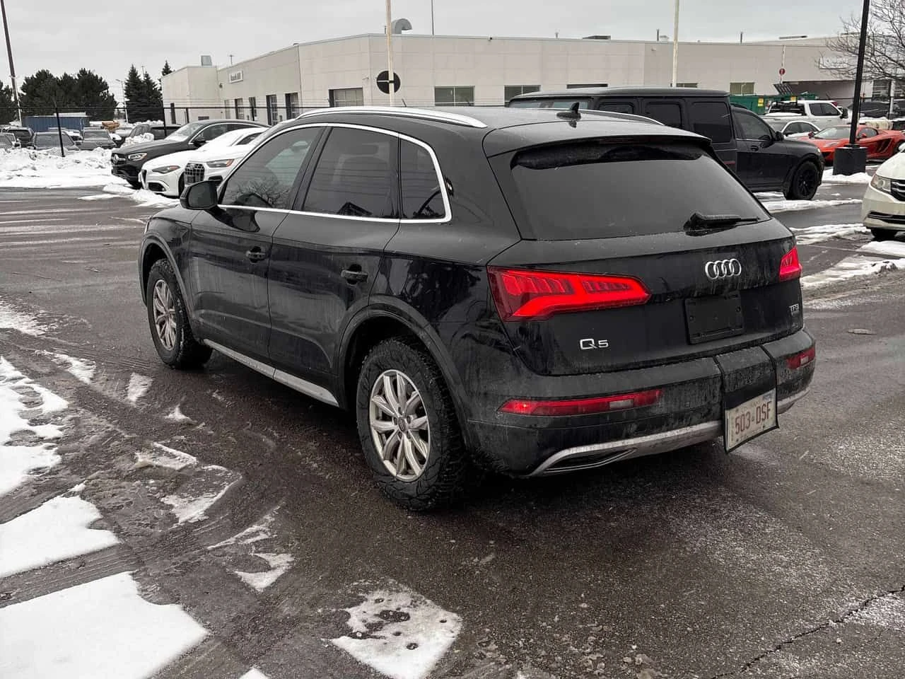 Audi Q5 Komfort * ПОДГРЕВ * ВТОРИ ГУМИ + ДЖАНТИ * , снимка 3 - Автомобили и джипове - 53715541