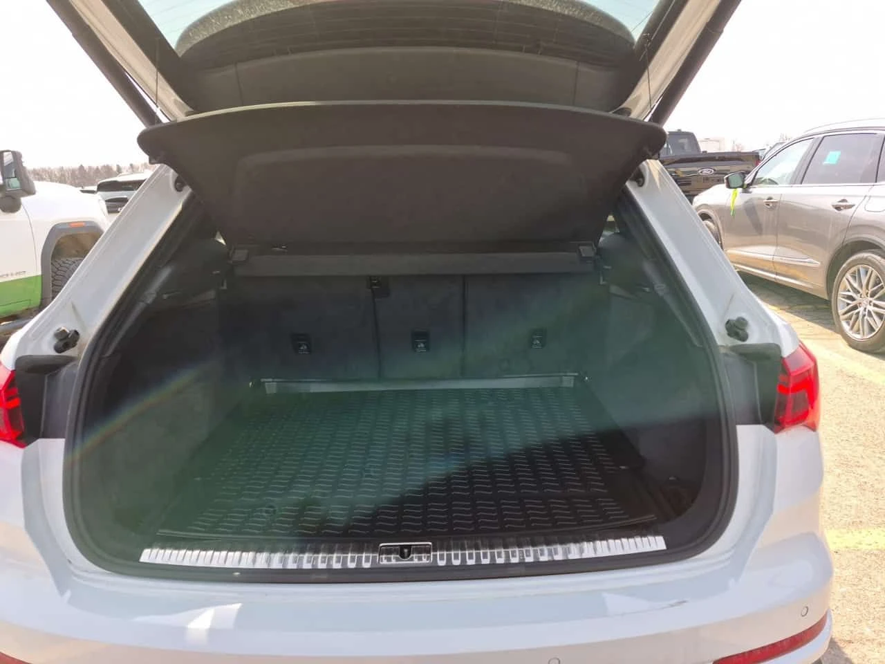 Audi Q3 TECHNIK| PANORAMA| BANG & OLUFSEN| CARFAX  | Mobile.bg � ����������� 7