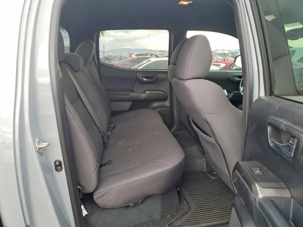 Toyota Tacoma 3.5l Sr V6, снимка 10 - Автомобили и джипове - 54323705