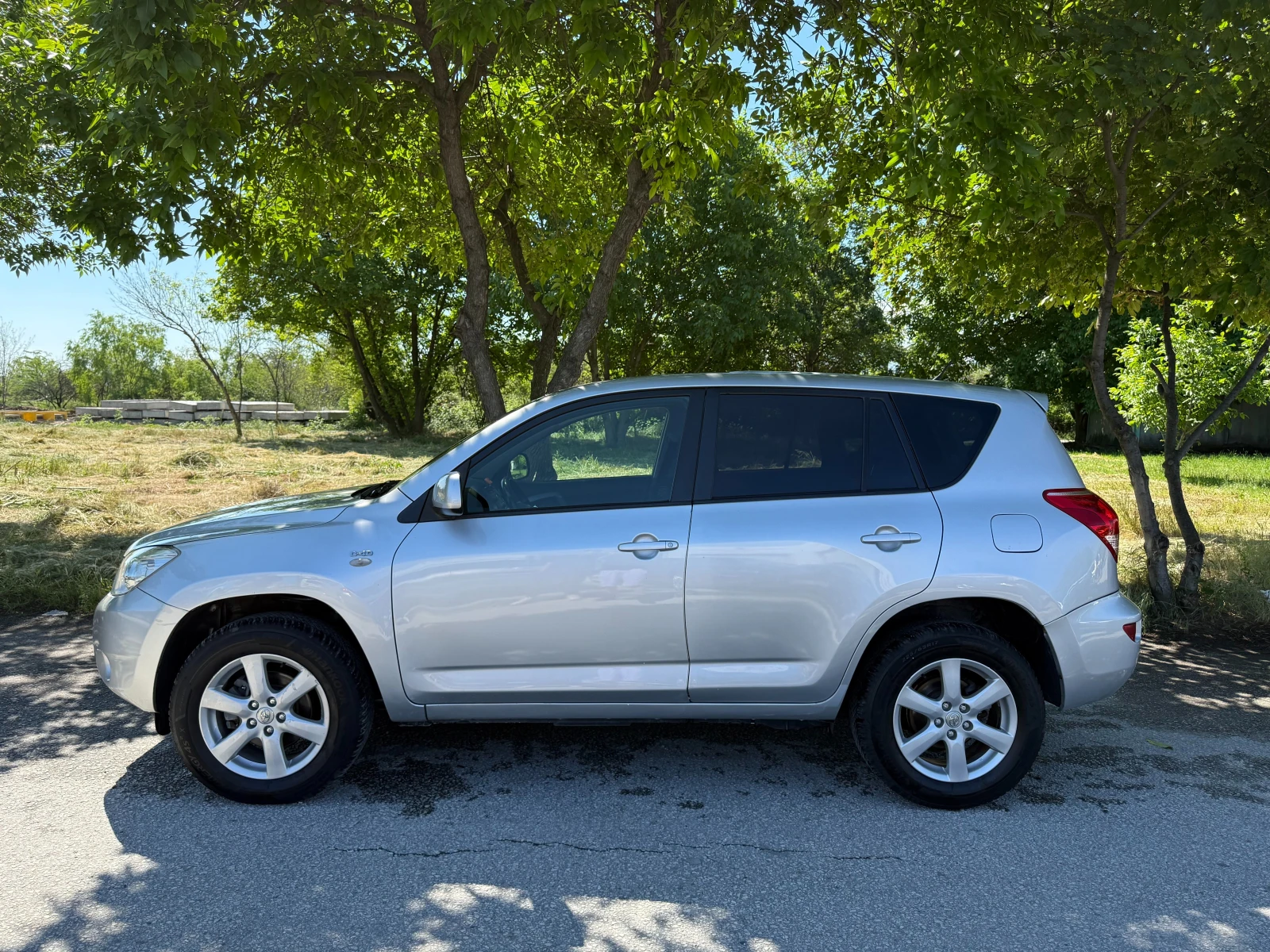 Toyota Rav4 2.2 D-4D 4x4, снимка 3 - Автомобили и джипове - 54669970