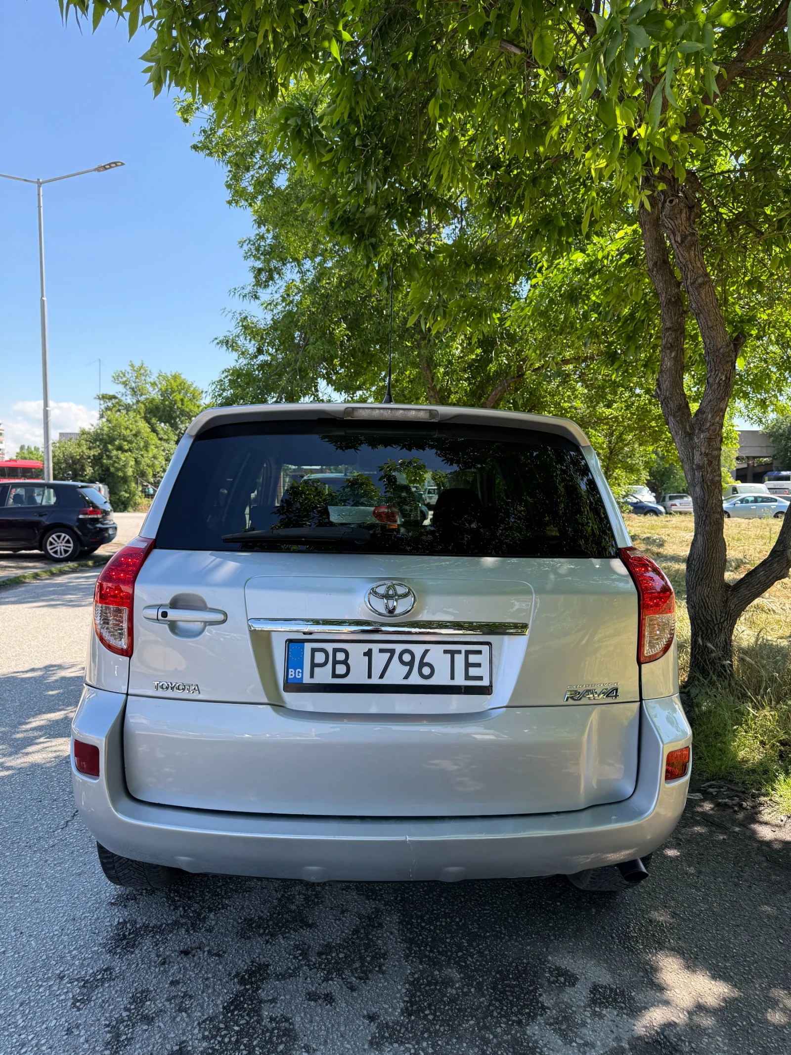 Toyota Rav4 2.2 D-4D 4x4, снимка 6 - Автомобили и джипове - 54669970