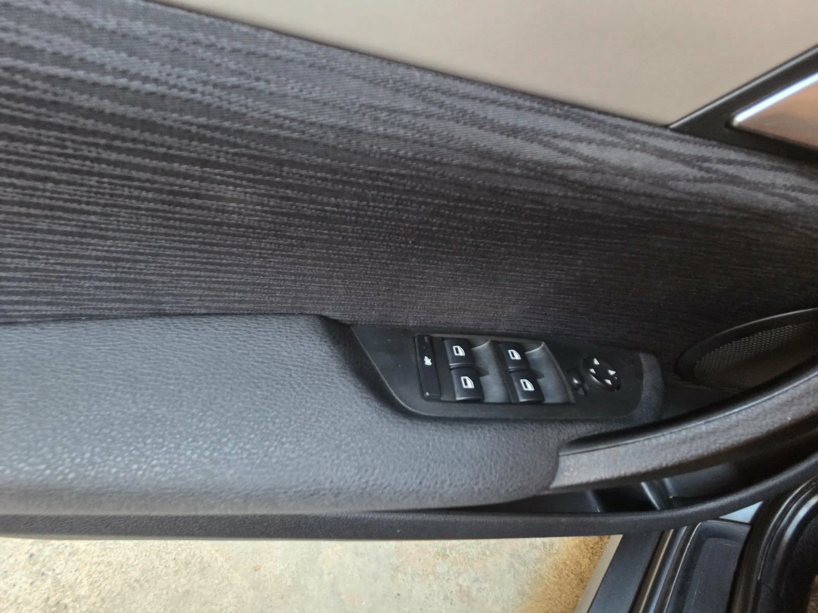 BMW X1, снимка 14 - Автомобили и джипове - 54934337