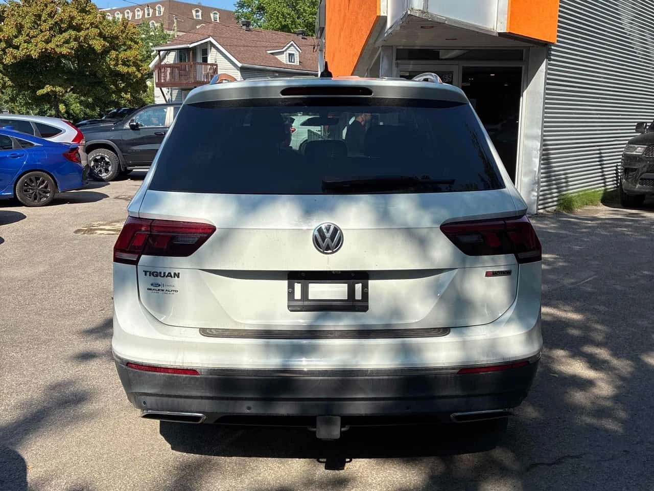 VW Tiguan Highline/CARFAX/Подгрев/Панорама/Памет/+ Гуми, снимка 5 - Автомобили и джипове - 55188267