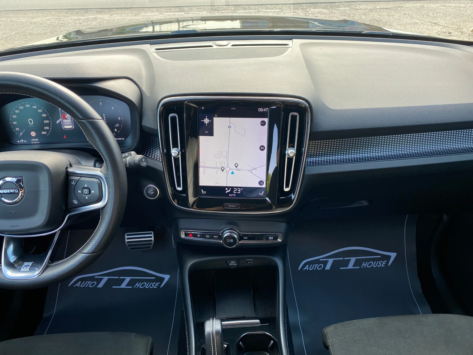 Volvo XC40 R-Design* 190кс.* 4х4* FULL* , снимка 12 - Автомобили и джипове - 55371712