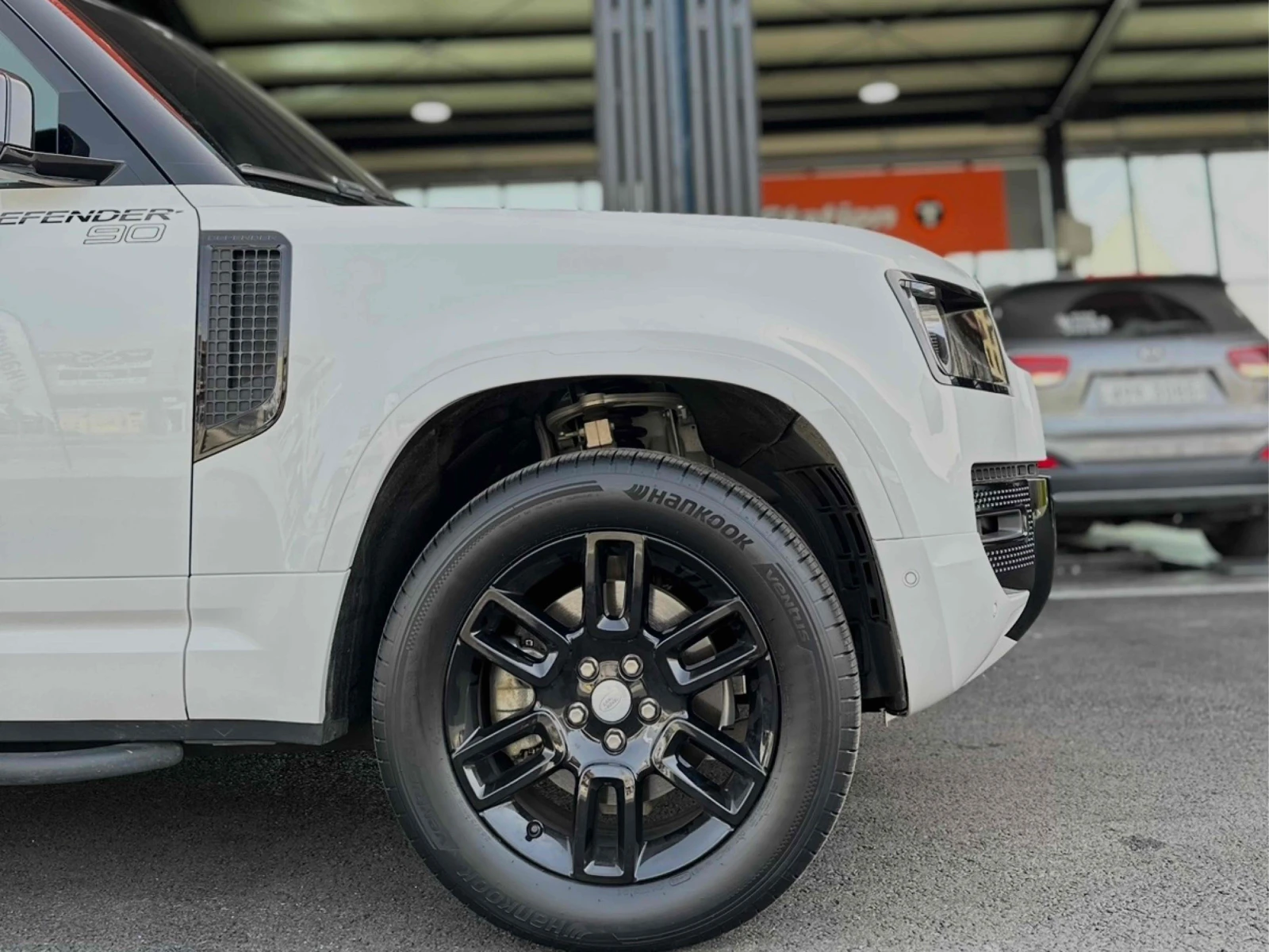 Land Rover Defender D250* BLIND SPOT* 360* ЛЮК* ПОДГРЕВ ВОЛАН* КРАЙНА , снимка 3 - Автомобили и джипове - 55387527