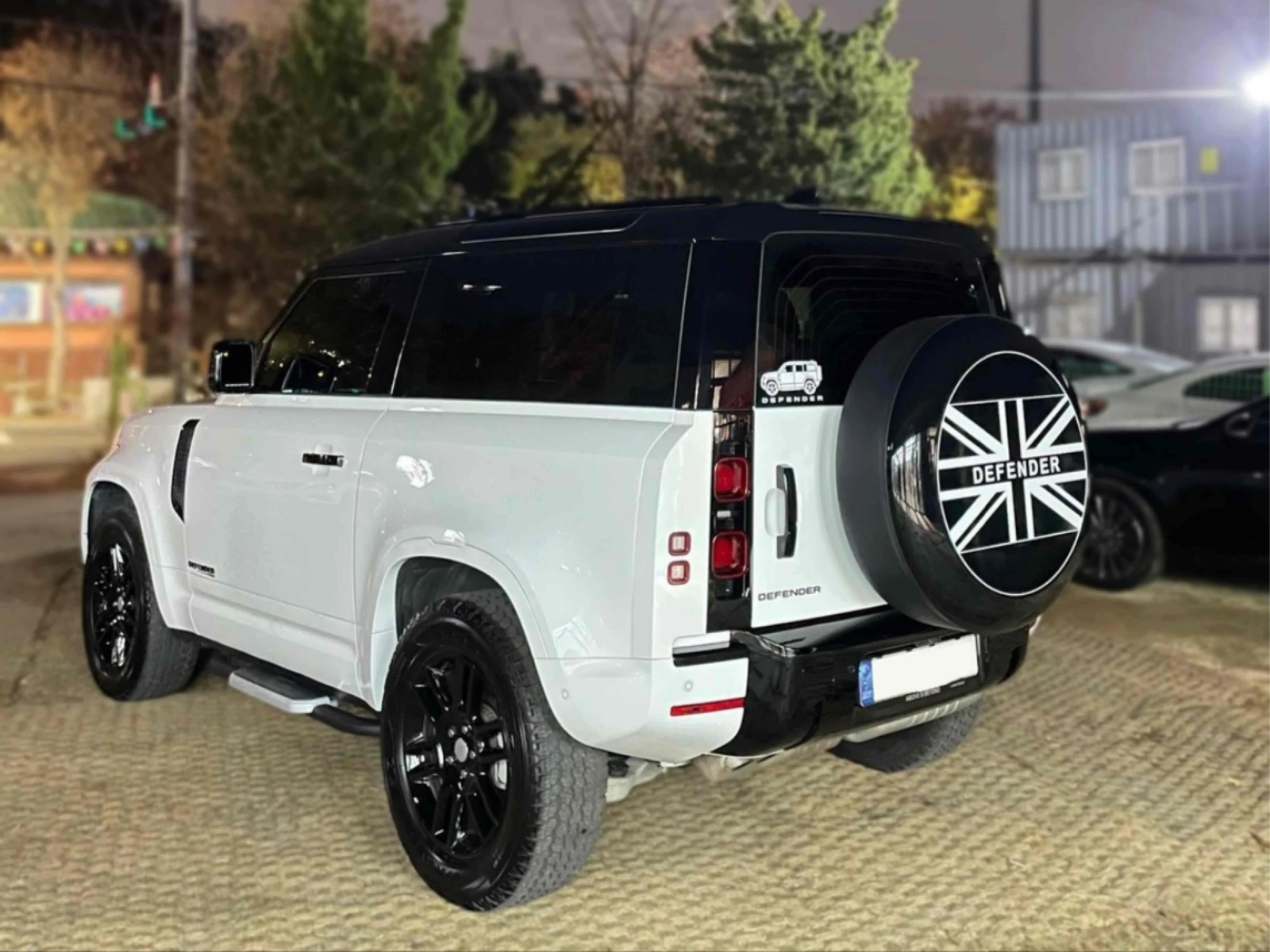 Land Rover Defender D250* BLIND SPOT* 360* ЛЮК* ПОДГРЕВ ВОЛАН* КРАЙНА , снимка 4 - Автомобили и джипове - 55387527