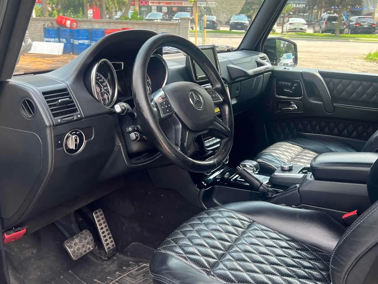 Mercedes-Benz G 63 AMG 4MATIC | CARFAX | АВТОКРЕДИТ БЕЗ ПЪРВОНАЧАЛНА, снимка 7 - Автомобили и джипове - 55601365