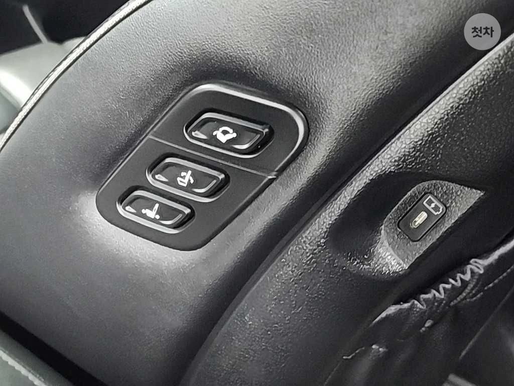 Hyundai Palisade VIP    EKPAHИ ТЕЛЕФОН HEAD UP FULL, снимка 11 - Автомобили и джипове - 55656111
