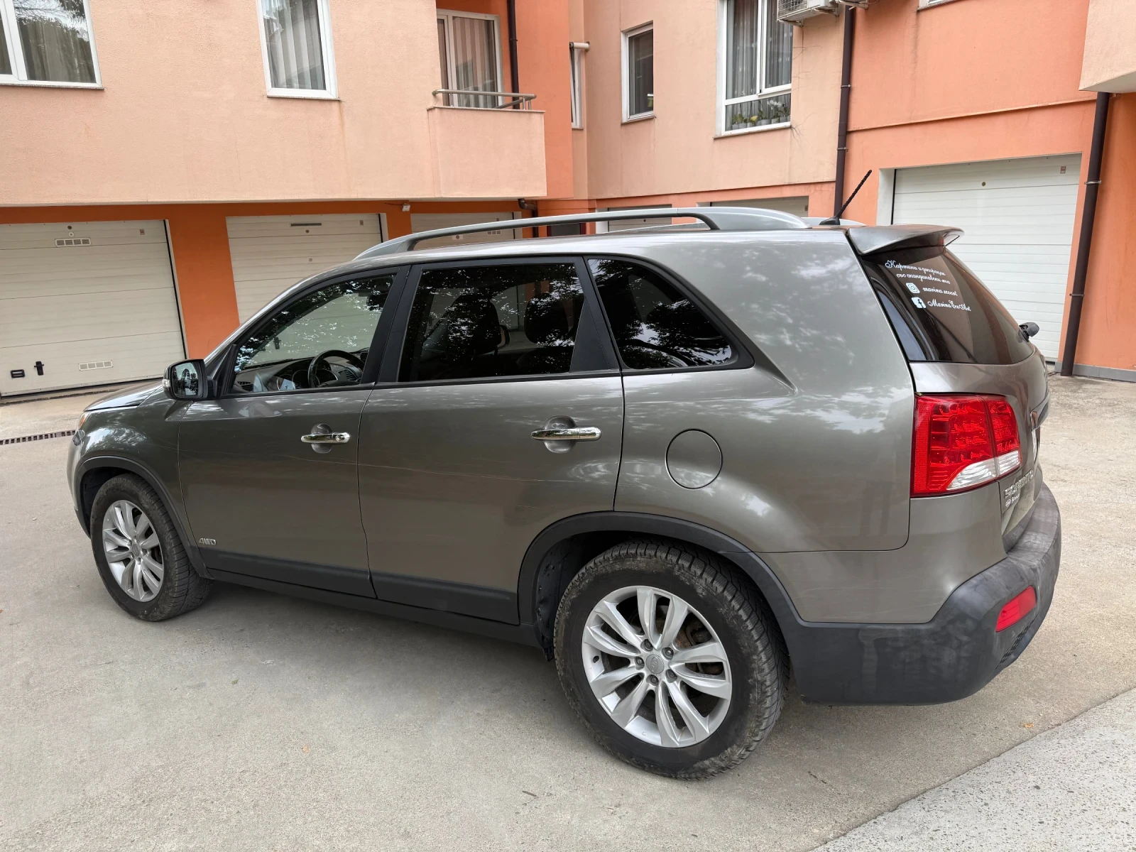 Kia Sorento, снимка 8 - Автомобили и джипове - 55666373