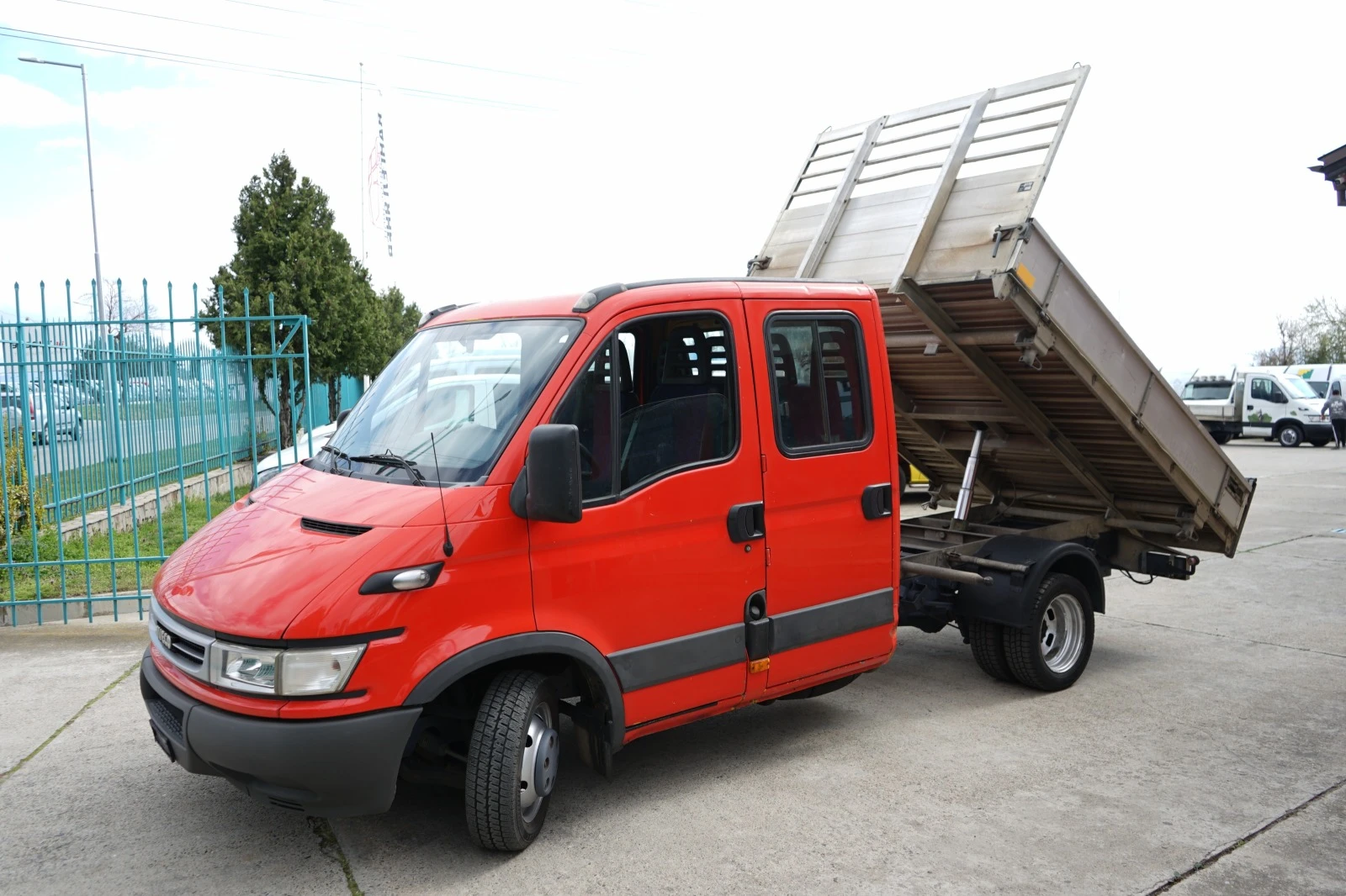 Iveco Daily 3.0HPI* 35c14* 6+ 1места* Тристранен самосвал - изображение 3