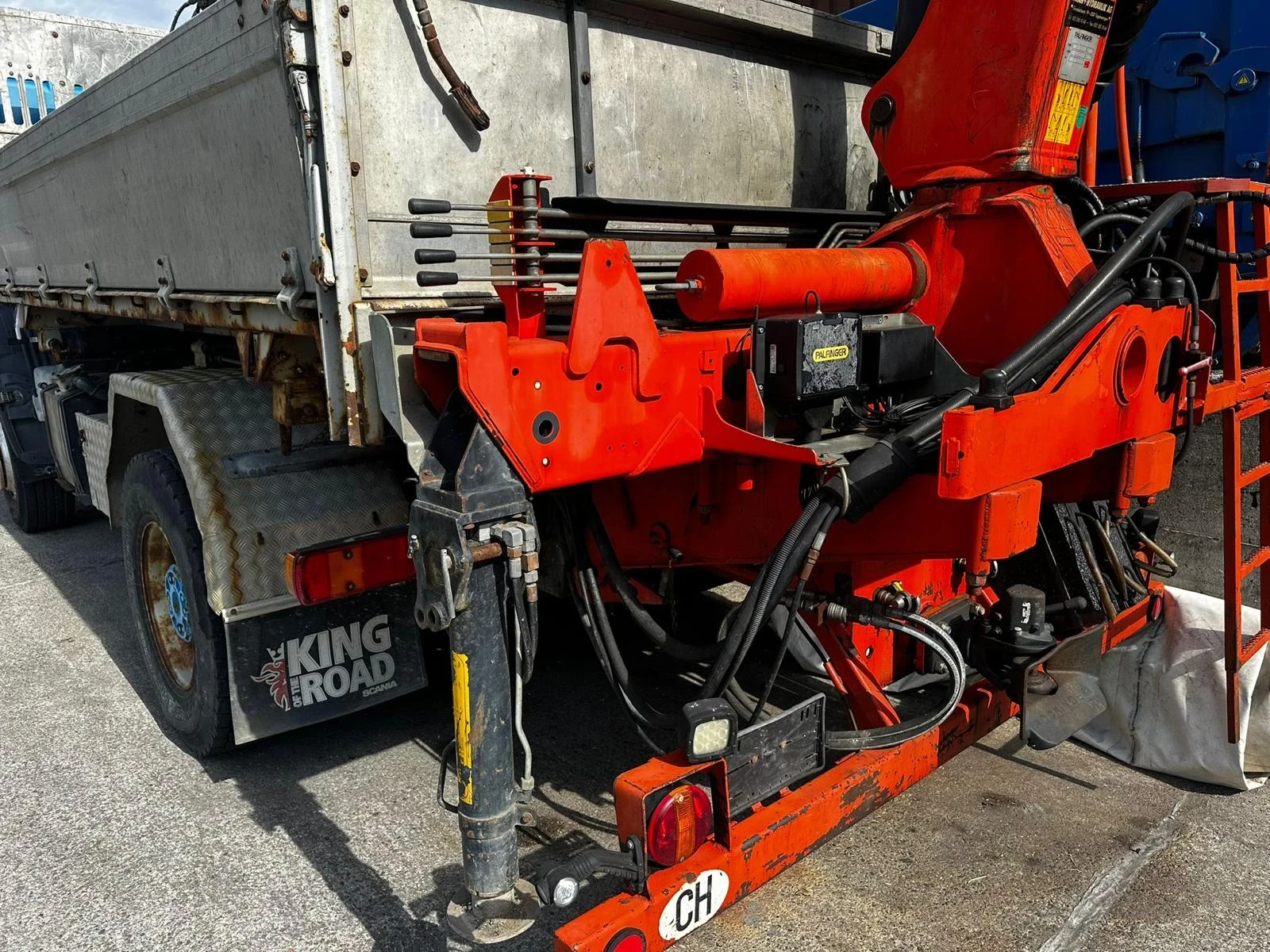 Scania 124 * 4X4* САМОСВАЛ* КРАН* ШВЕЙЦАРИЯ* , снимка 7 - Камиони - 54158885