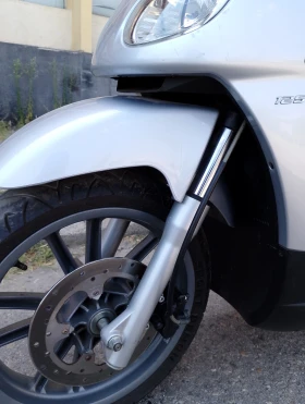 Piaggio Carnaby Скутер, снимка 4