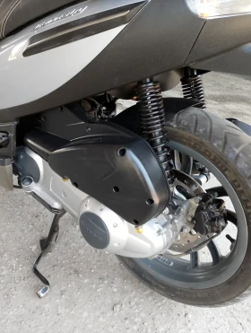 Piaggio Carnaby Скутер, снимка 17
