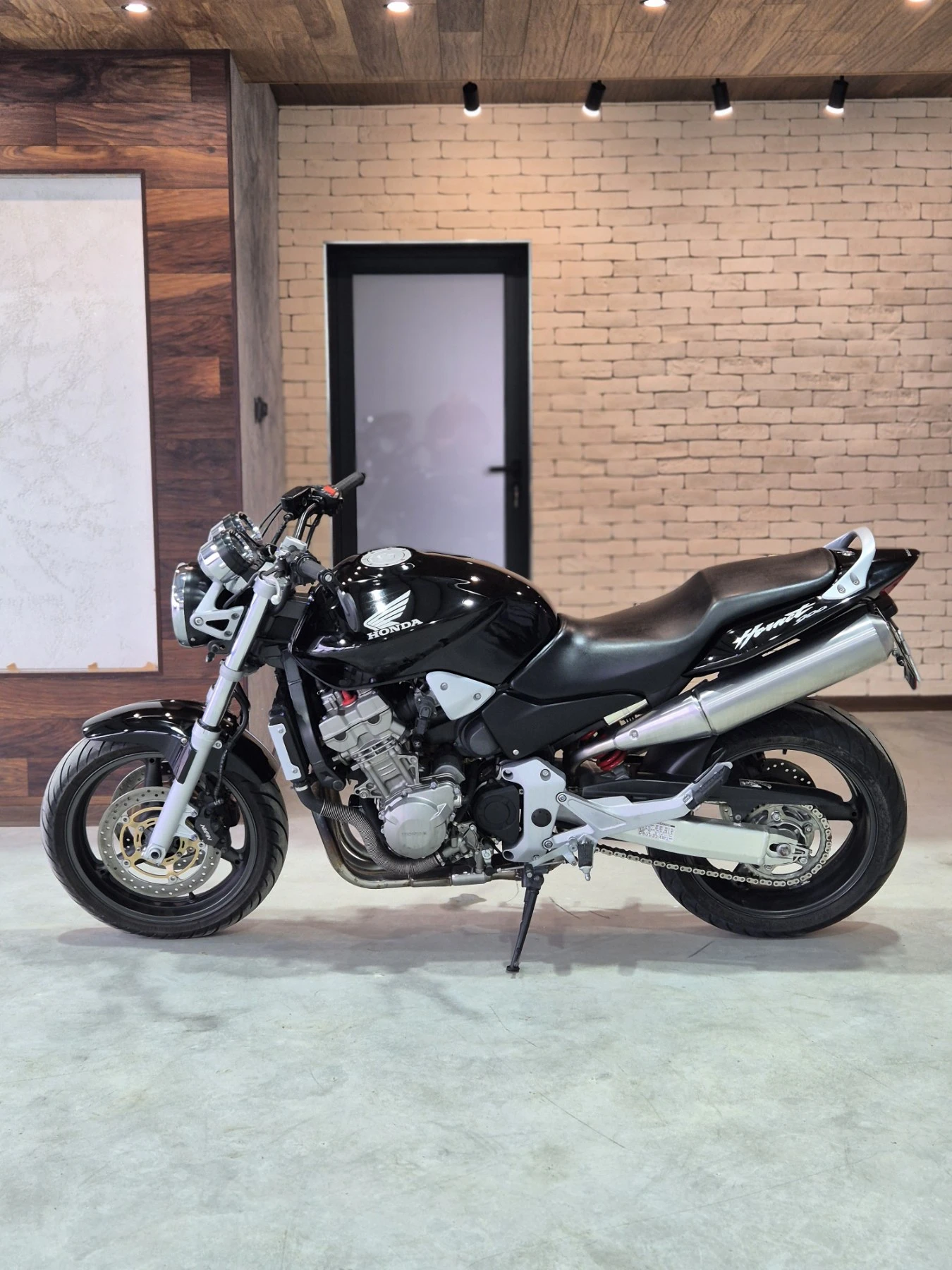 Honda Hornet 919 22000км!!! Нов внос ШВЕЙЦАРИЯ!!!, снимка 4 - Мотоциклети и мототехника - 53916817