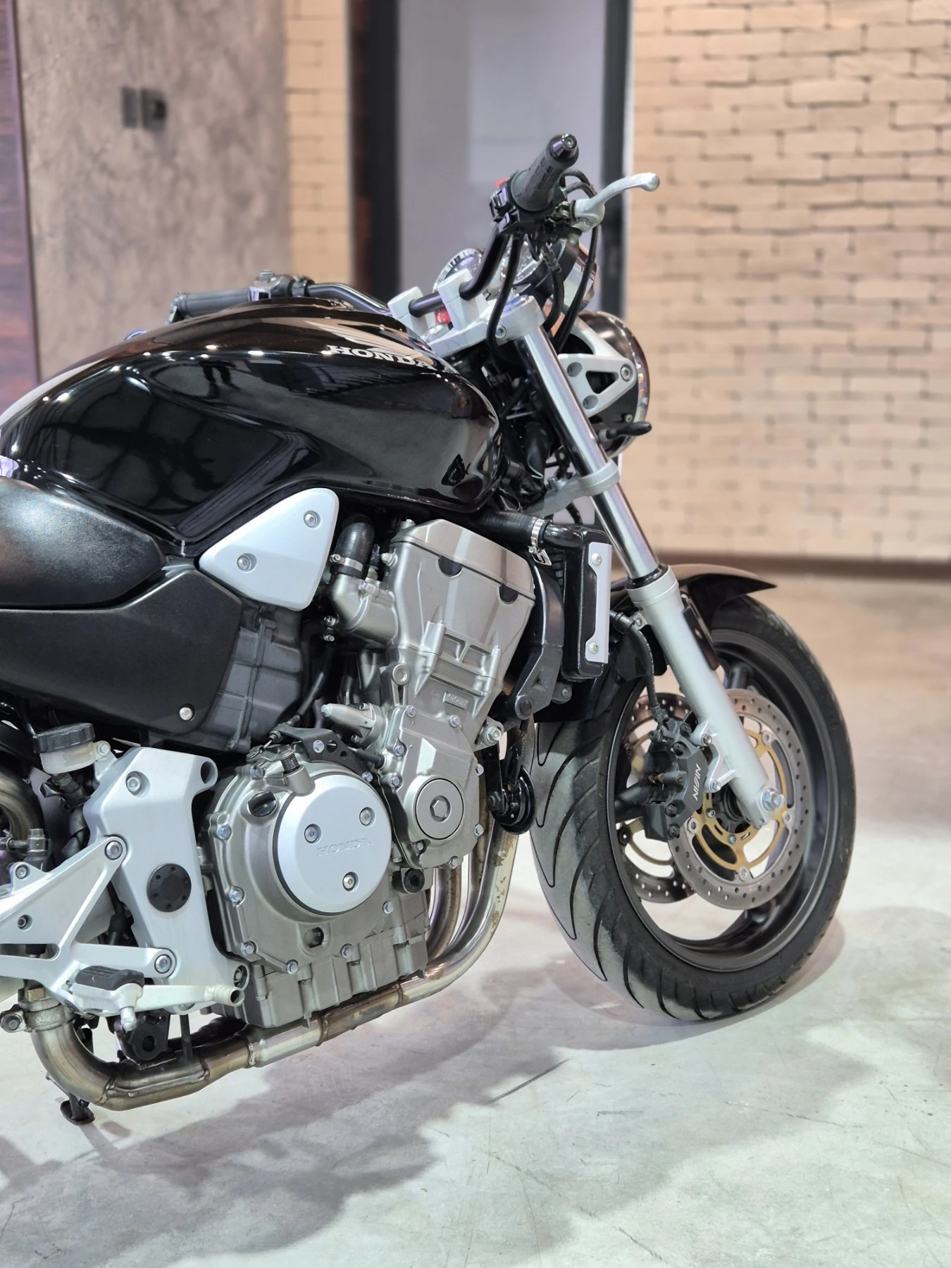 Honda Hornet 919 22000км!!! Нов внос ШВЕЙЦАРИЯ!!!, снимка 10 - Мотоциклети и мототехника - 53916817