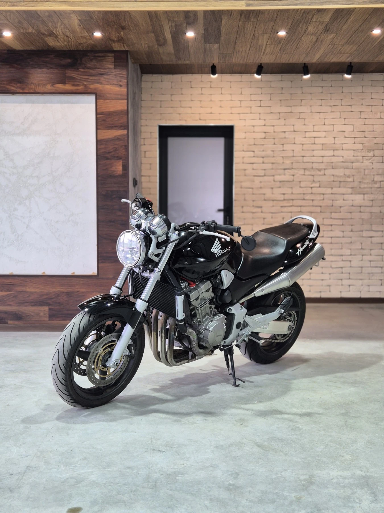 Honda Hornet 919 22000км!!! Нов внос ШВЕЙЦАРИЯ!!!, снимка 3 - Мотоциклети и мототехника - 53916817