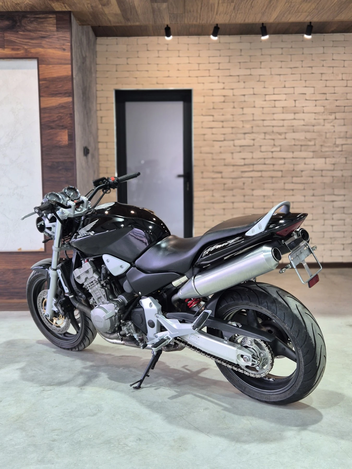 Honda Hornet 919 22000км!!! Нов внос ШВЕЙЦАРИЯ!!!, снимка 5 - Мотоциклети и мототехника - 53916817