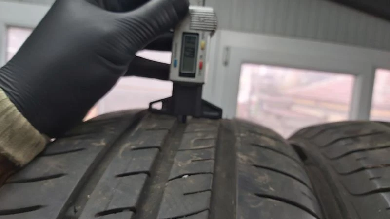 Гуми Летни 205/60R15, снимка 3 - Гуми и джанти - 28487333