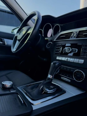 Mercedes-Benz C 200, снимка 13