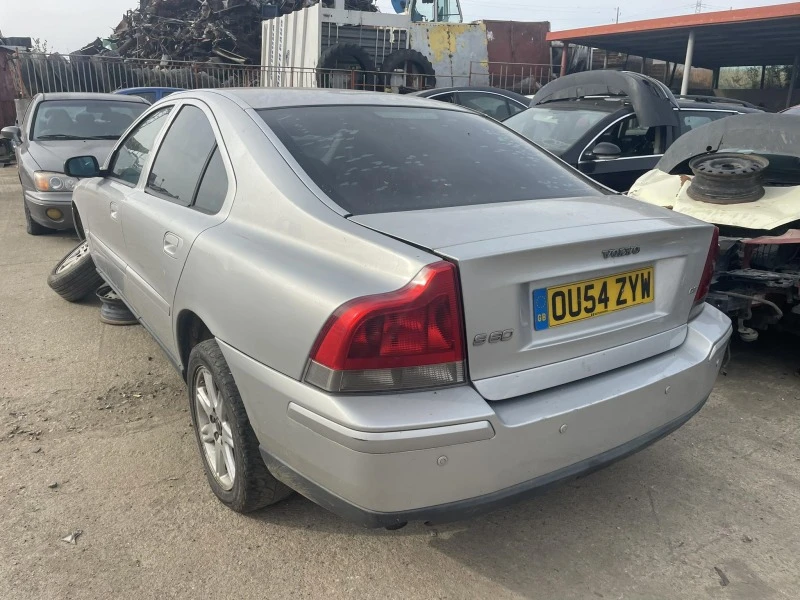 Volvo S60 2.4, снимка 2 - Автомобили и джипове - 42315385