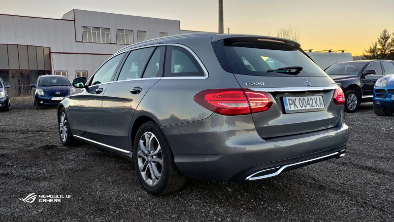 Mercedes-Benz C 220 Bluetec, снимка 5 - Автомобили и джипове - 44632694