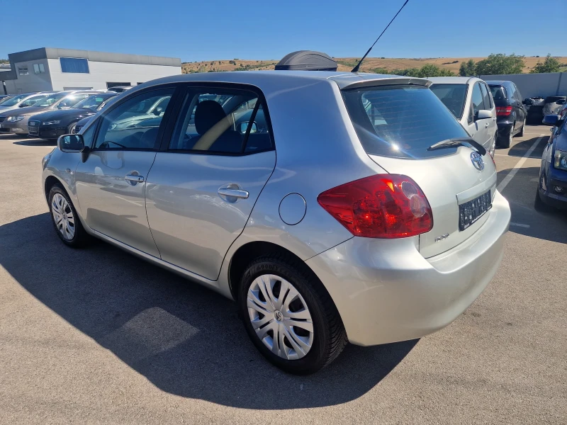 Toyota Auris 1.6 Sol Топ състояние!, снимка 4 - Автомобили и джипове - 46844469