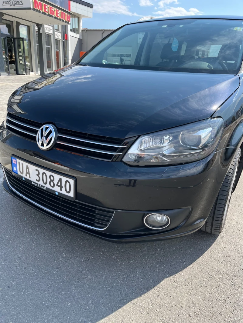 VW Touran, снимка 16 - Автомобили и джипове - 47398316