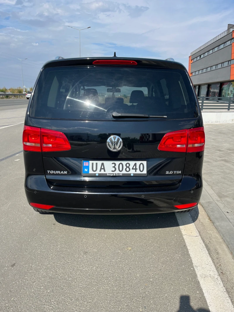 VW Touran, снимка 10 - Автомобили и джипове - 47398316