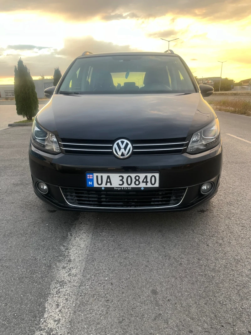 VW Touran, снимка 14 - Автомобили и джипове - 47398316