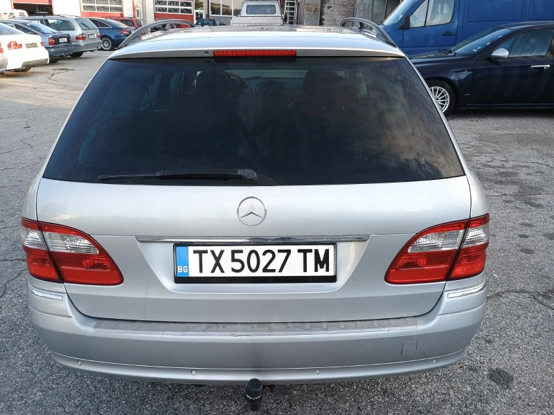 Mercedes-Benz E 320, снимка 5 - Автомобили и джипове - 47580991